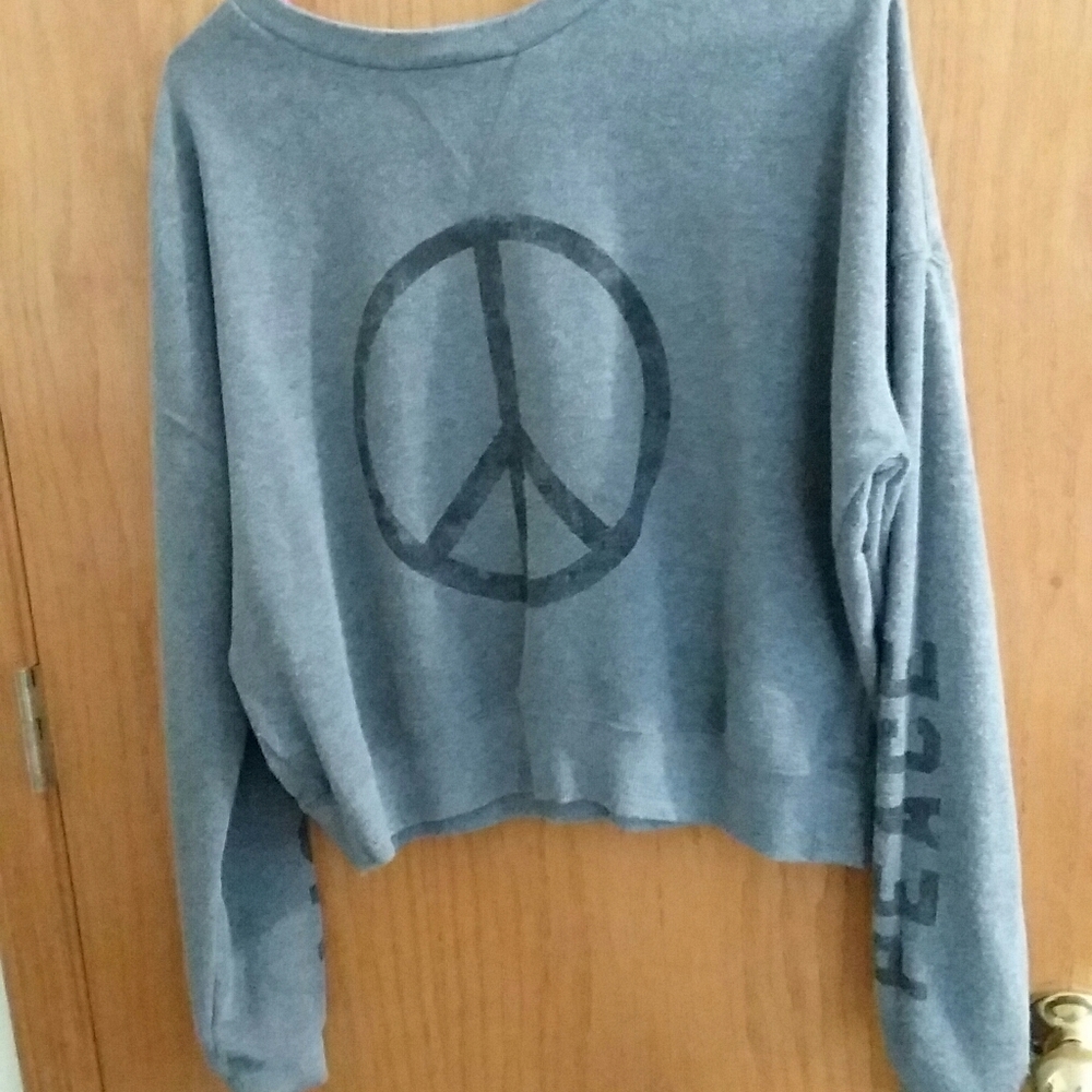 Peace sign crop top